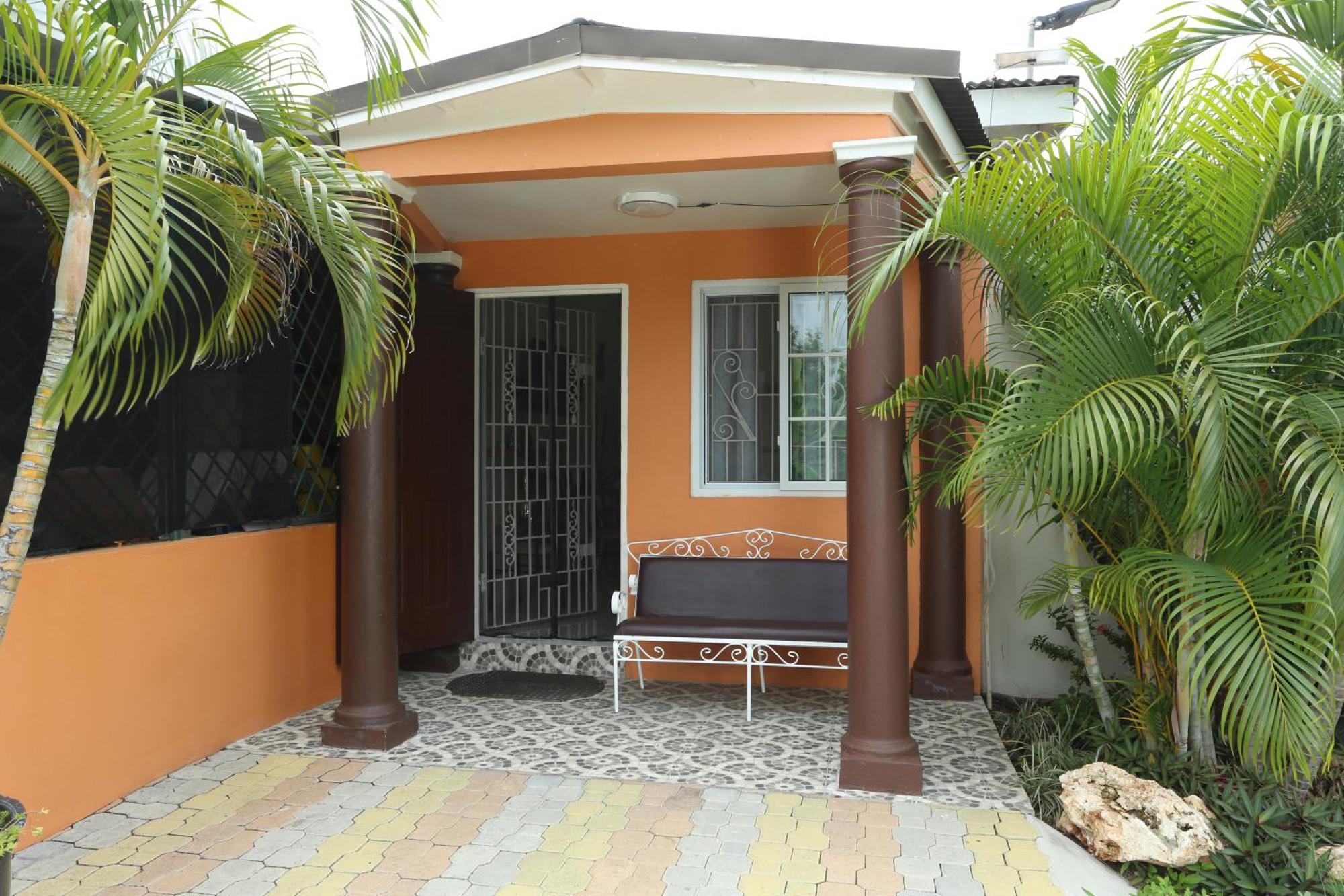 Hidden Gem Apartment Kingston Luaran gambar